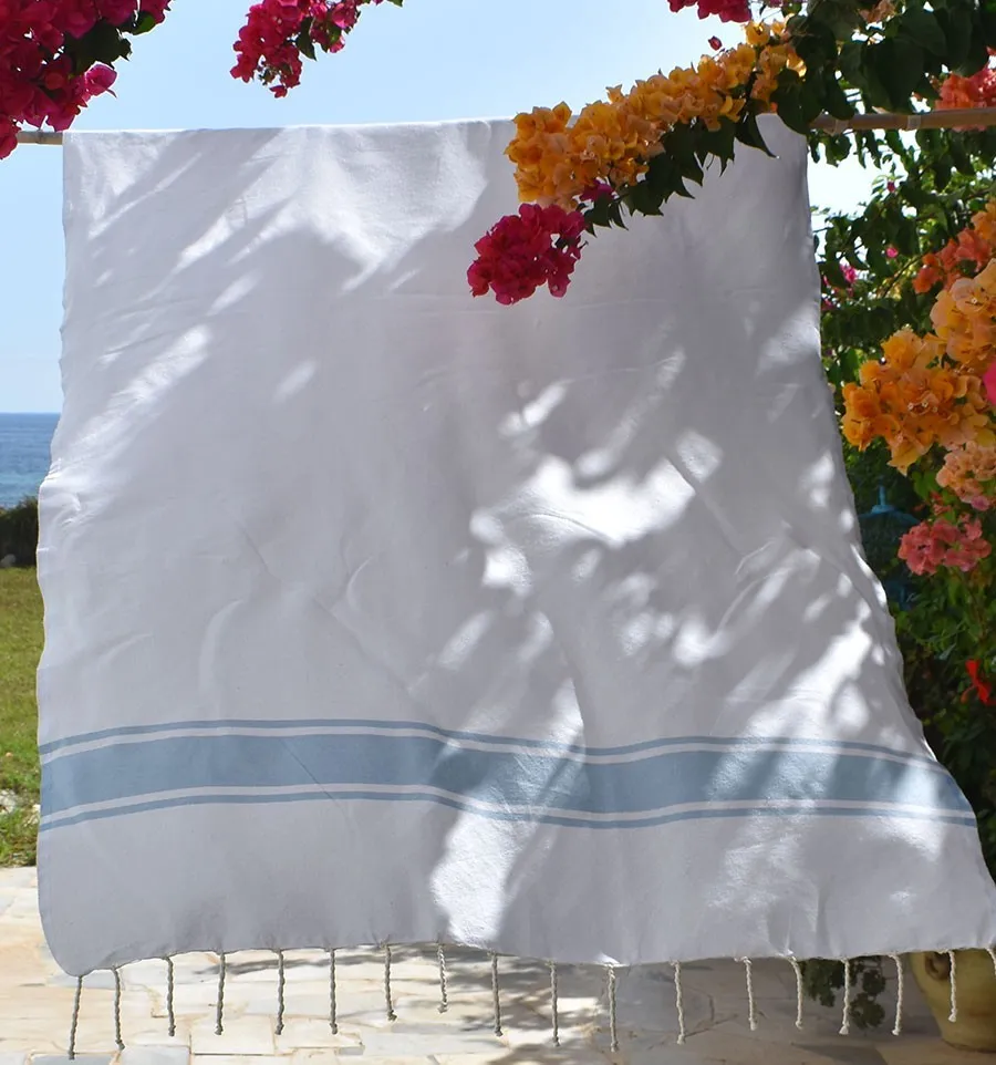 Toalla de Playa Blanca con Rayas Azul Cielo Fouta Tunisia - 1