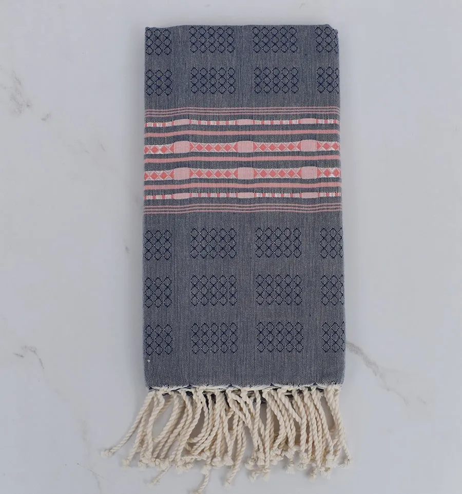 Fouta thalasso azul con patrones rosas 