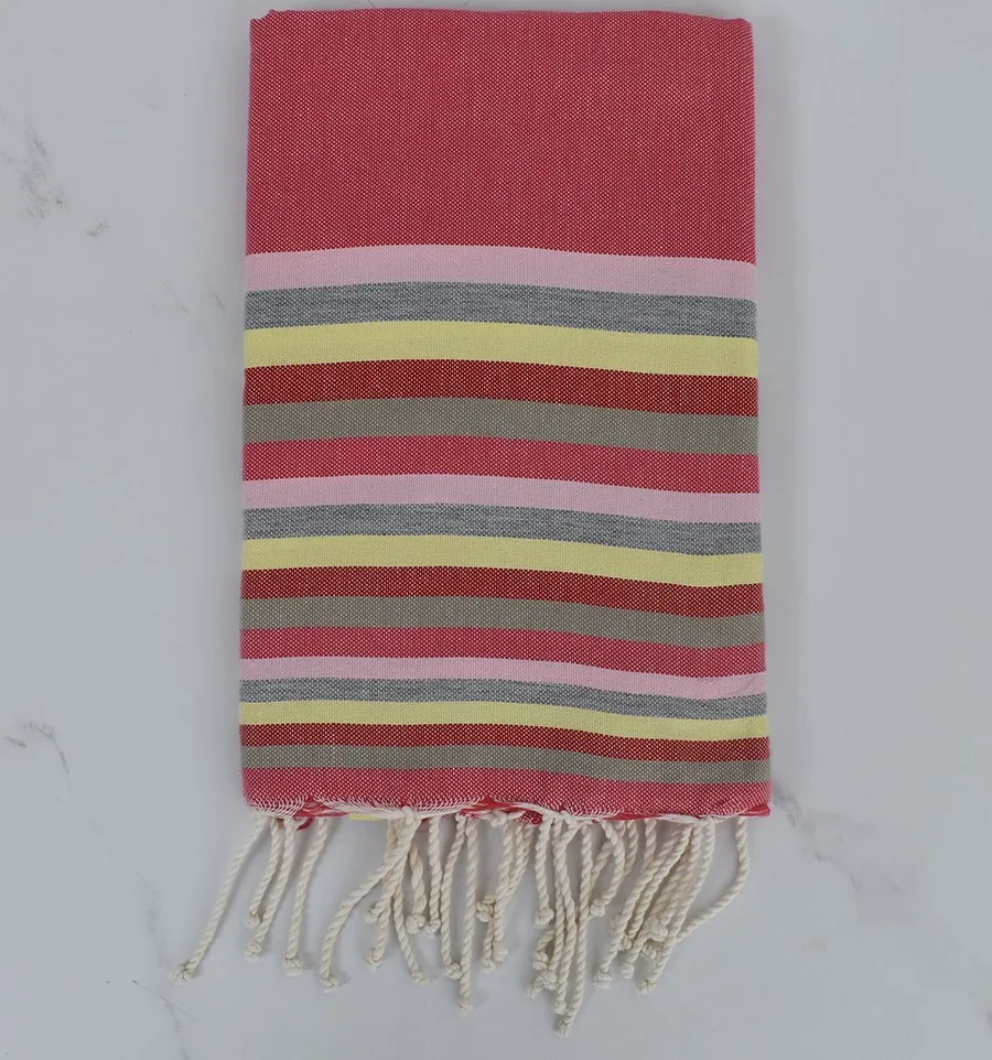 Fouta plano rosa,rayas rosa claro, gris, amarillo, rojo y verde pálido 