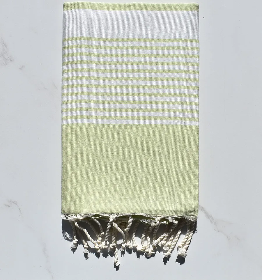 Fouta Arturo verde pastel claro 